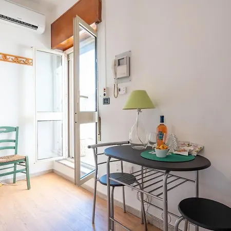 Bright With Terrace & Parking Apartman