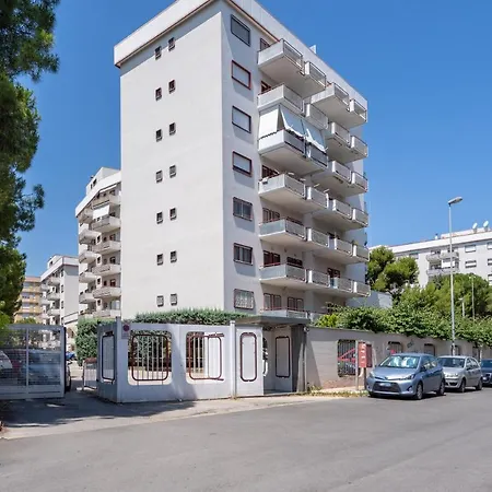 Apartamento Bright With Terrace & Parking Bari