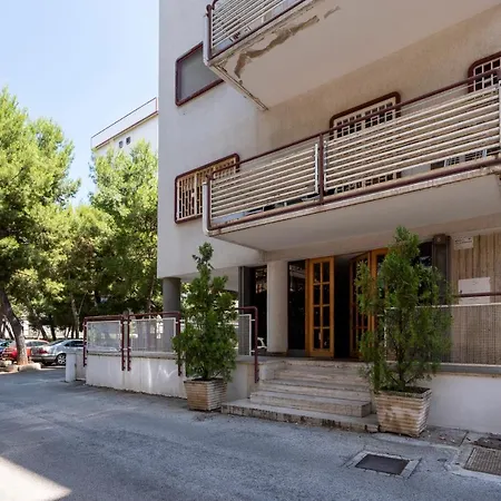Bright With Terrace & Parking Bari